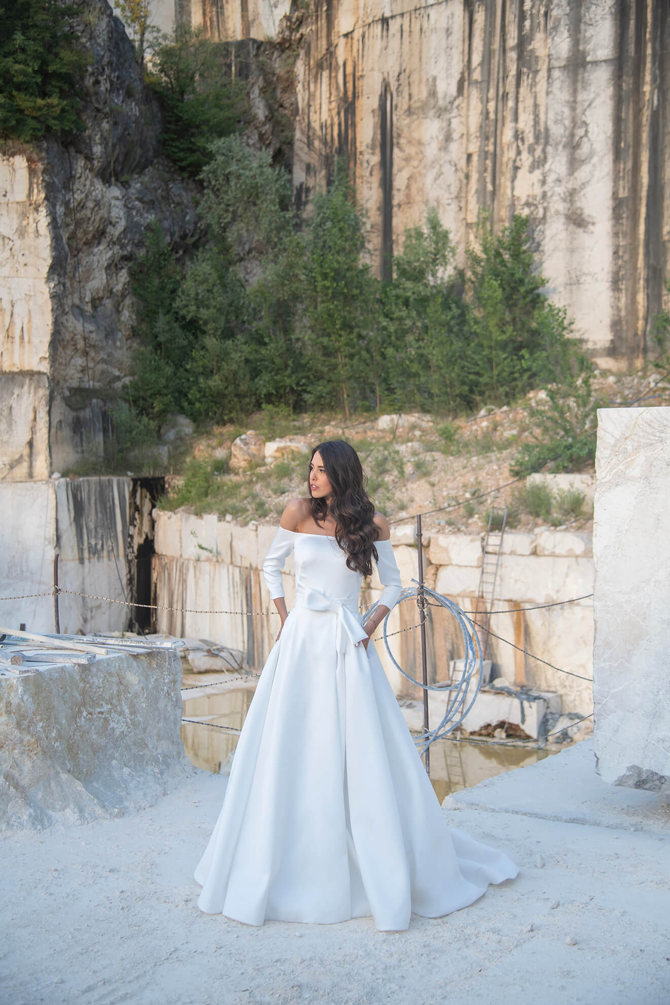 Abito da sposa Luciana body + Luciana gonna della collezione Galvan Sposa