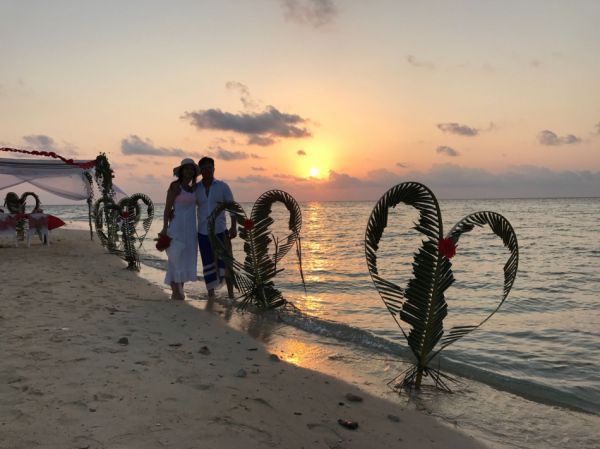 Galvan sposa sceglie WHITE MAAKANAA LODGE  per il tuo matrimonio alle MALDIVE